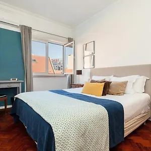 Apartment Claude Homes Rato, Lisbon