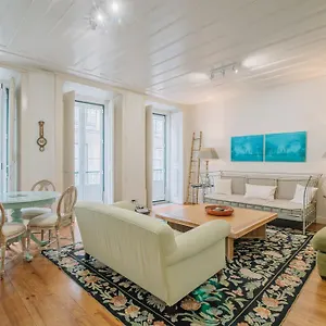 Apartment Camoes Deluxe Bairro Alto, Lisbon
